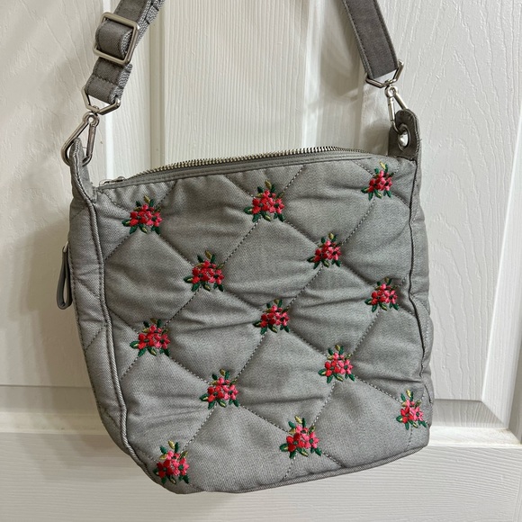 Vera Bradley Carson Hobo Bag in Denim Gray Floral Design, Red And Pink Flowers - Picture 4 of 8